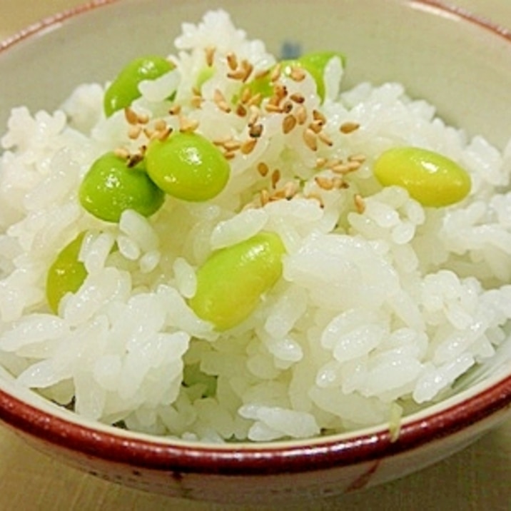 塩茹でした枝豆を使って 簡単混ぜるだけの枝豆ご飯 レシピ 作り方 By 米しま子 楽天レシピ